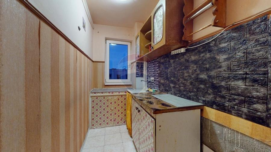 Apartament cu 3 camere semidecomandat în Electroprecizia