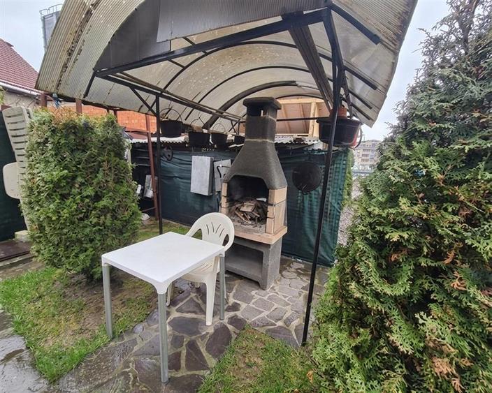 Casă cu 3 camere cu Teren 400 Mp în Central