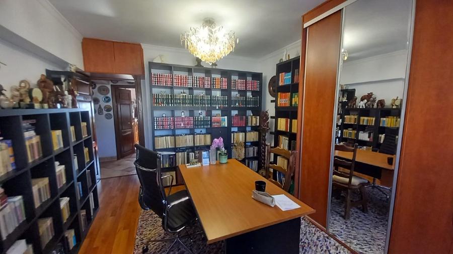 Apartament cu 4 camere decomandat, mobilat în Iancului