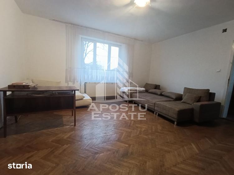 Casă cu 9 camere cu Teren 534 Mp în Șagului