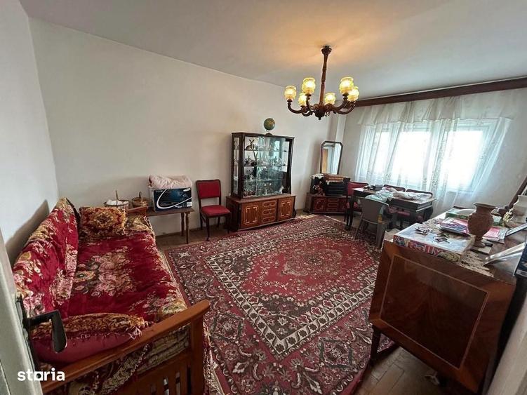 De vanzare apartament 3 camere, 2 bai, balcon, etj 1,pe Bd Roman Musat - 1