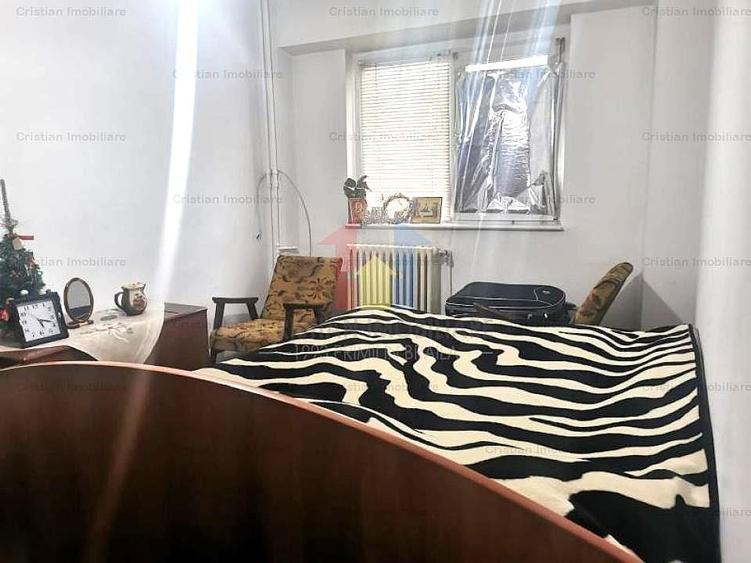 Apartament cu 3 camere decomandat în Obor
