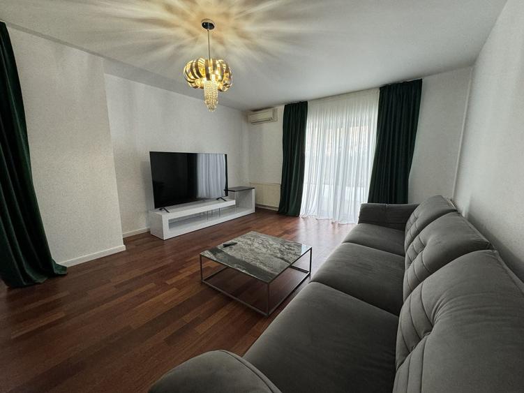 Duplex cu 4 camere cu Piscina în Iancu Nicolae