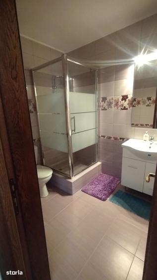 Casă cu 5 camere cu Teren 270 Mp în Adamclisi