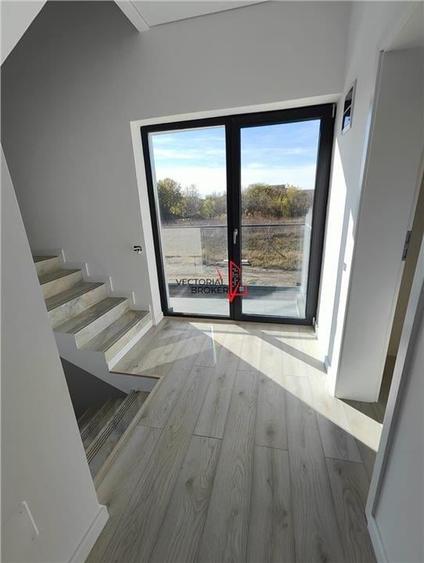 Duplex cu 4 camere cu Canalizare în Prelungirea Ghencea