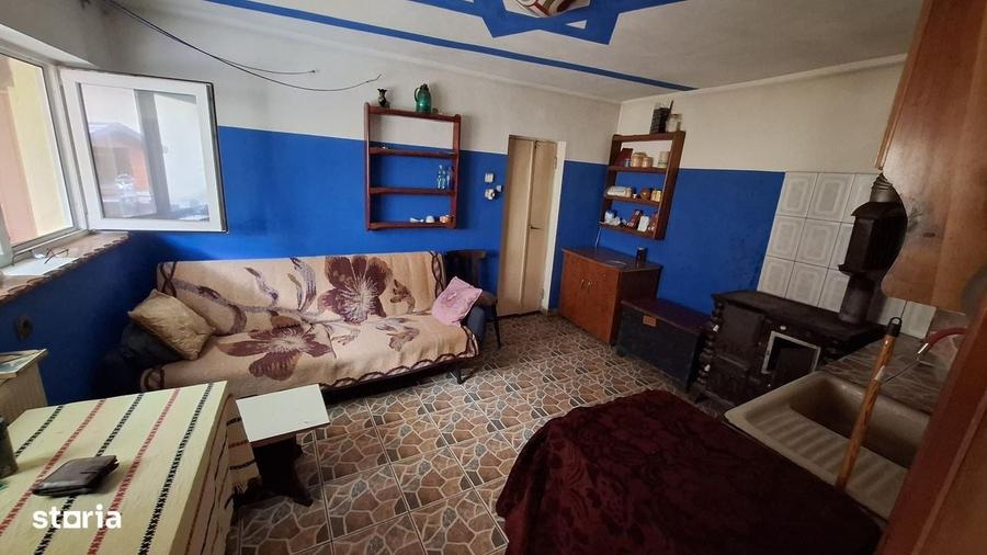 Casă cu 2 camere cu Teren 367 Mp în Central