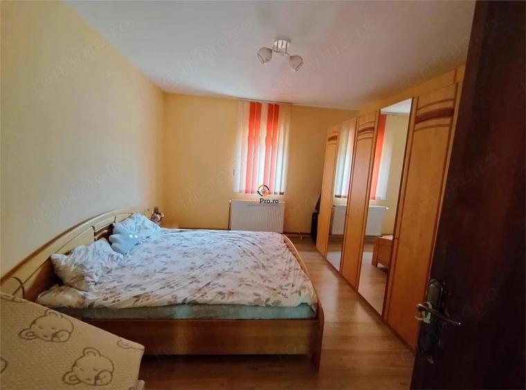 Casă cu Teren 2656 Mp în Cenei