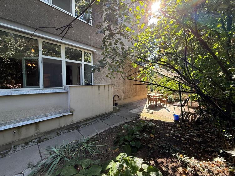 Apartament cu 4 camere decomandat în Arcul de Triumf