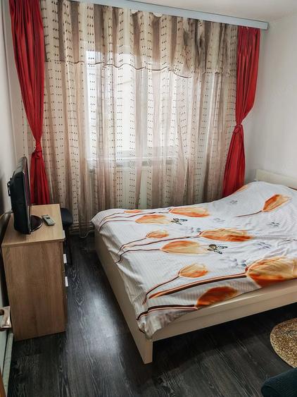 Apartament cu 3 camere semidecomandat în Radu Negru