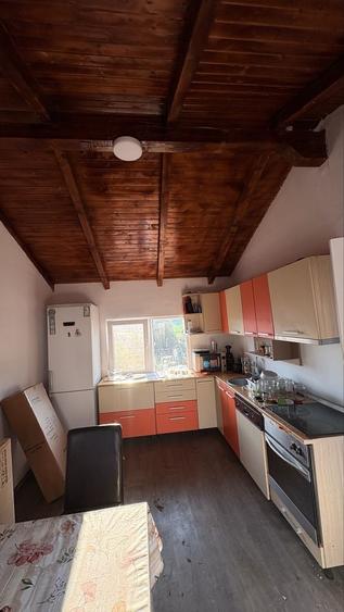 Casă cu 4 camere în Dârlos