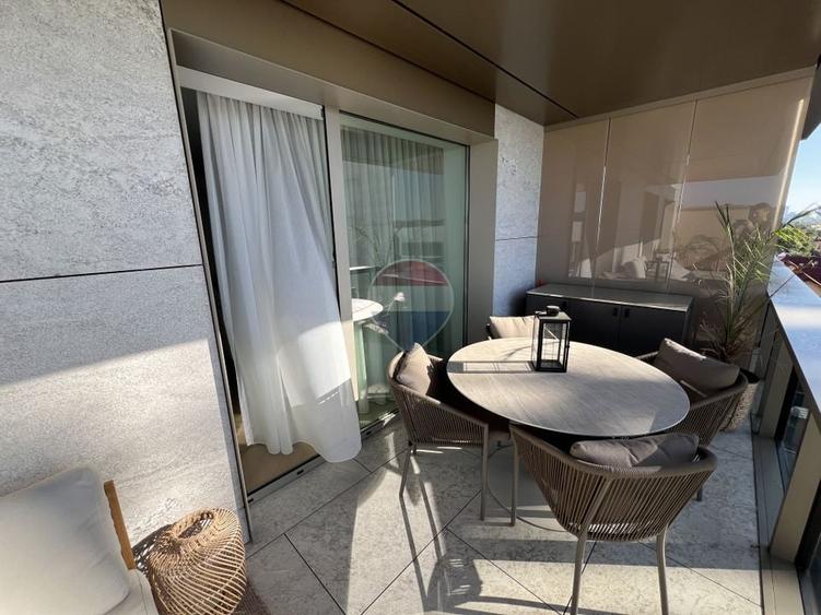 Apartament cu 3 camere decomandat, mobilat în Iancu Nicolae