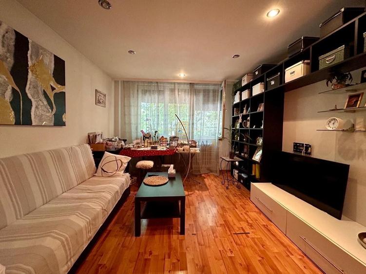 Apartament cu 3 camere decomandat, mobilat în Brâncoveanu