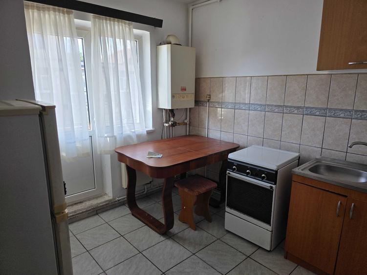 Apartament cu 2 camere decomandat în Valea Aurie