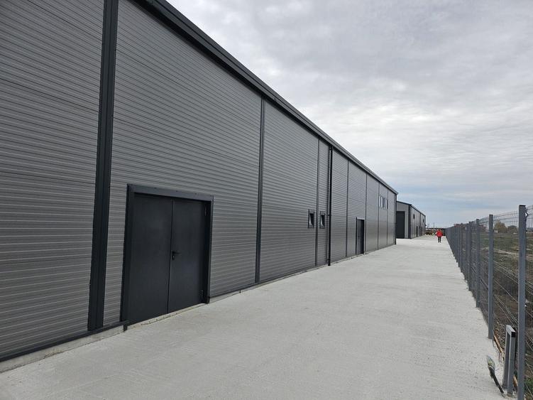 Spațiu industrial, de 565 mp, în Est