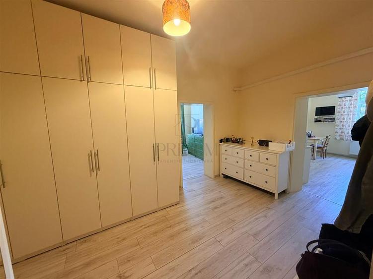 Apartament cu 3 camere decomandat în Traian