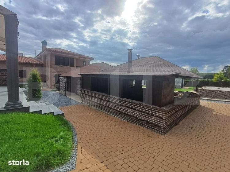 Spațiu comercial, de 820 mp, în Dragomirna
