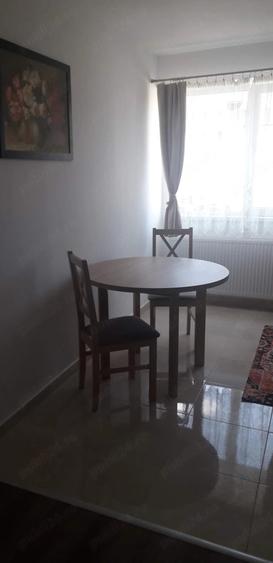 Garsonieră decomandată în Central