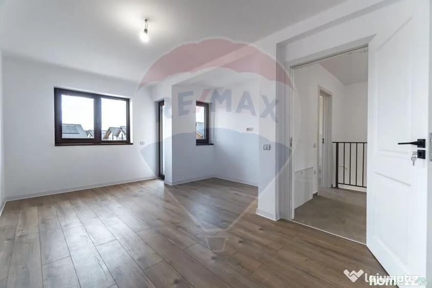 Casă cu 4 camere cu Teren 252 Mp în Tărlungeni