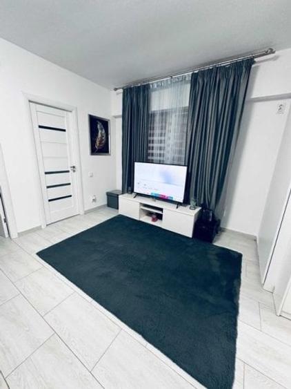 Apartament cu 2 camere semidecomandat, mobilat în Grozăvești