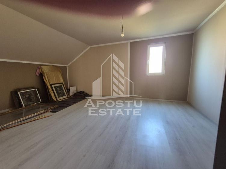 Casă individuală cu 6 camere cu Canalizare în Central