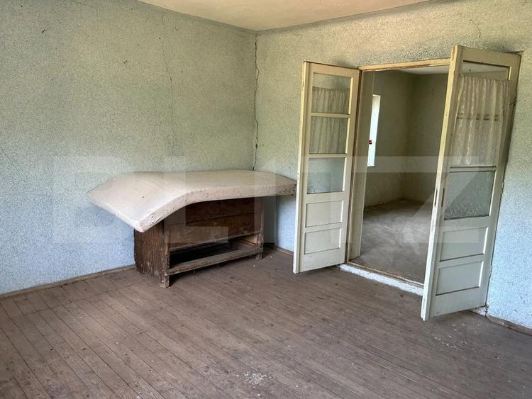 Casă cu 2 camere cu Teren 11000 Mp în Mătăcina