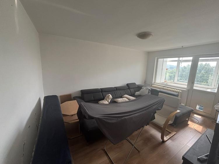Apartament cu 3 camere decomandat în Tătărași