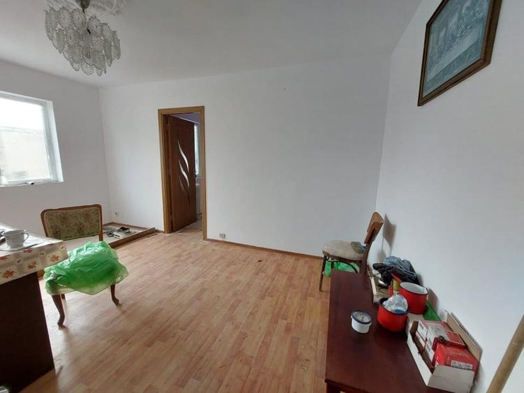 Apartament cu 3 camere nedecomandat în Tomis Nord