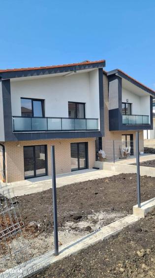 Casă cu 5 camere cu Canalizare în Chinteni