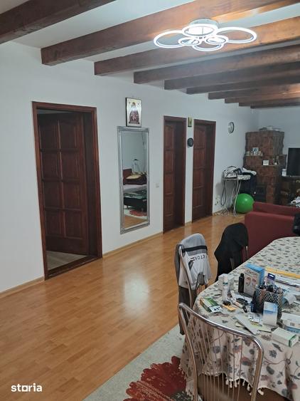 Casă cu 3 camere cu Teren 500 Mp în Domnești