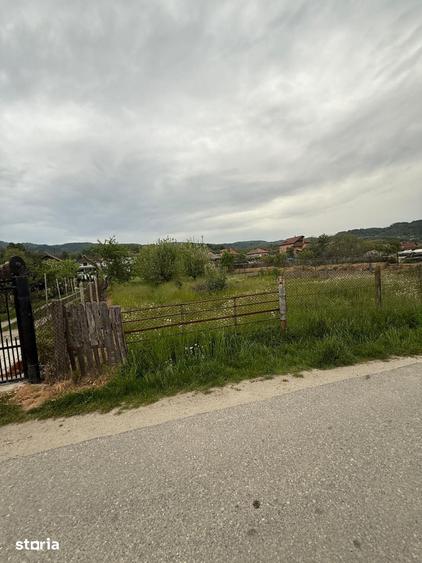 Teren de 1021 mp, în Vlădești