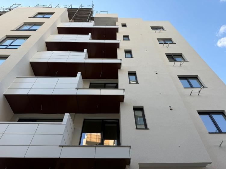Apartament cu 3 camere decomandat în Moșilor