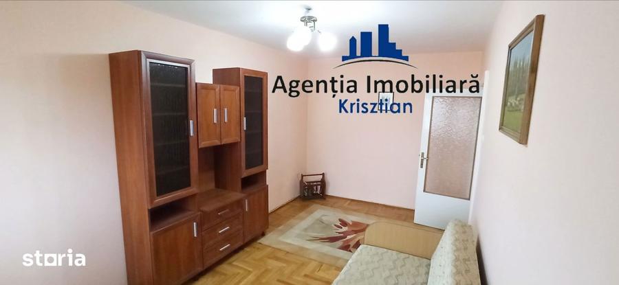 Apartament cu 4 camere de vanzare in Micro 16 - 12