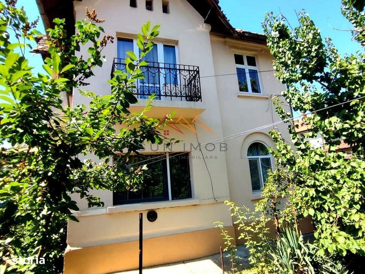 Casă cu 4 camere în Ultracentral