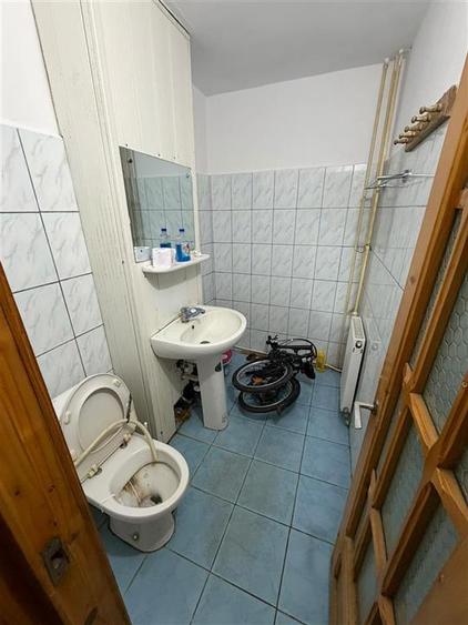 Apartament cu 4 camere decomandat în Est
