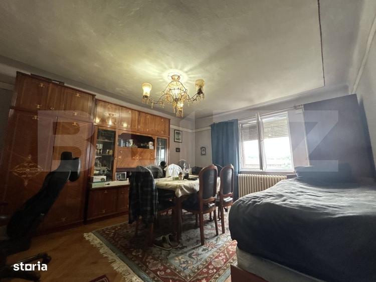 Casă cu 4 camere decomandat în Central