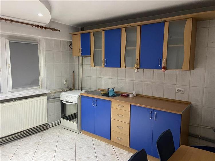 Apartament cu 2 camere decomandat, mobilat în Ultracentral