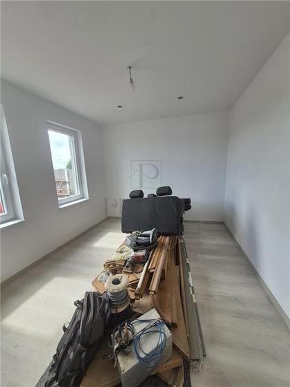 Duplex cu 4 camere cu Canalizare în Moșnița Nouă