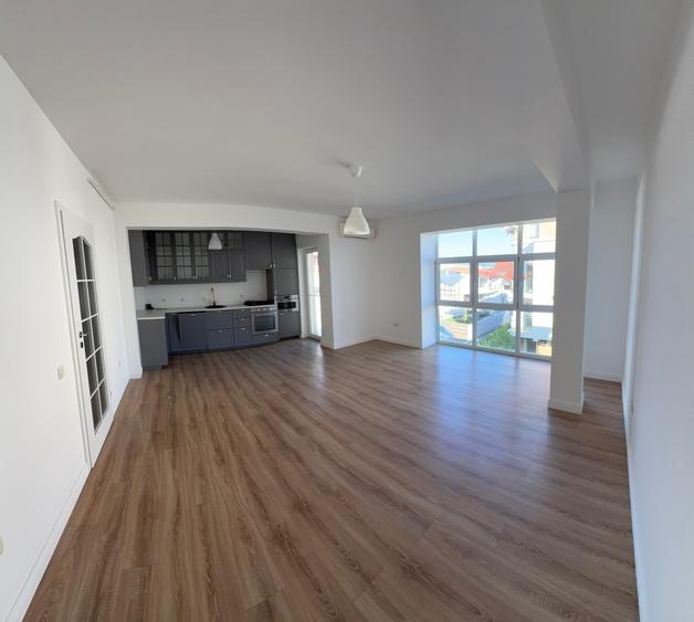 Apartament cu 3 camere decomandat în Vest