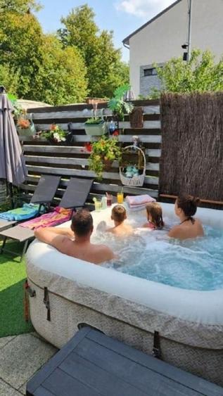 Casă cu 5 camere cu Canalizare în Băneasa