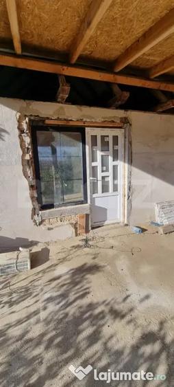 Casă cu 2 camere cu Teren 3267 Mp în Tău