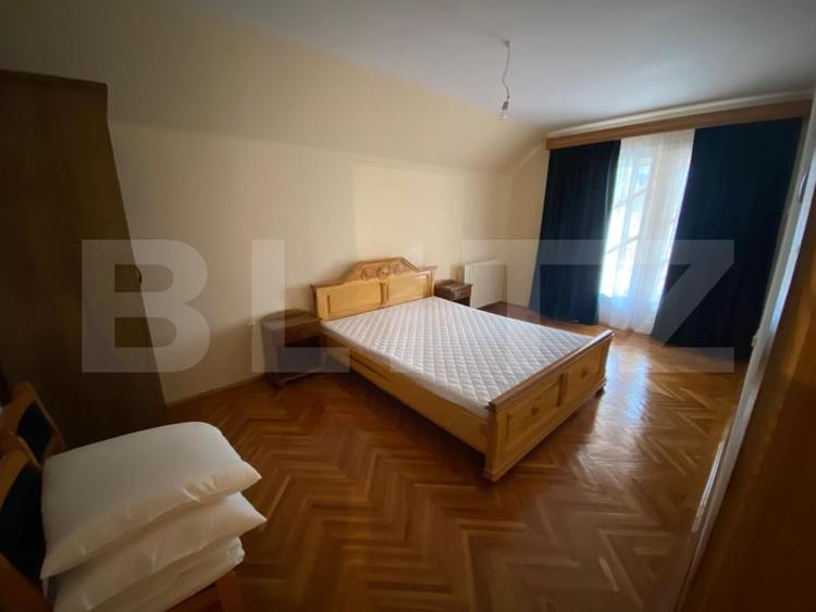 Casă individuală cu 7 camere cu Canalizare în Băile Herculane