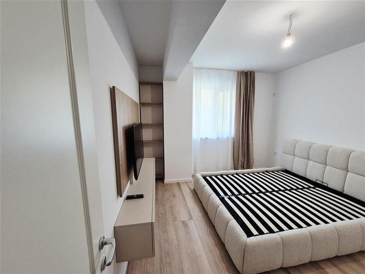 Apartament cu 2 camere decomandat în Vișani
