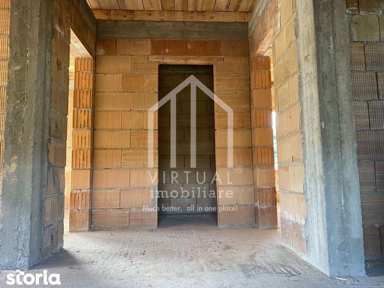 Casă cu 4 camere cu Teren 326 Mp în Poplaca