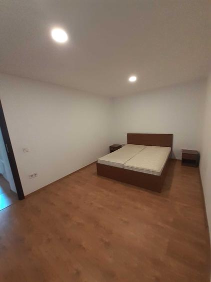 Apartament cu 3 camere decomandat în Sub Arini