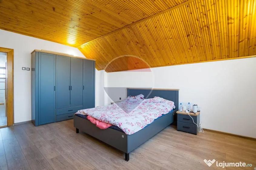 Apartament cu 4 camere decomandat în Central