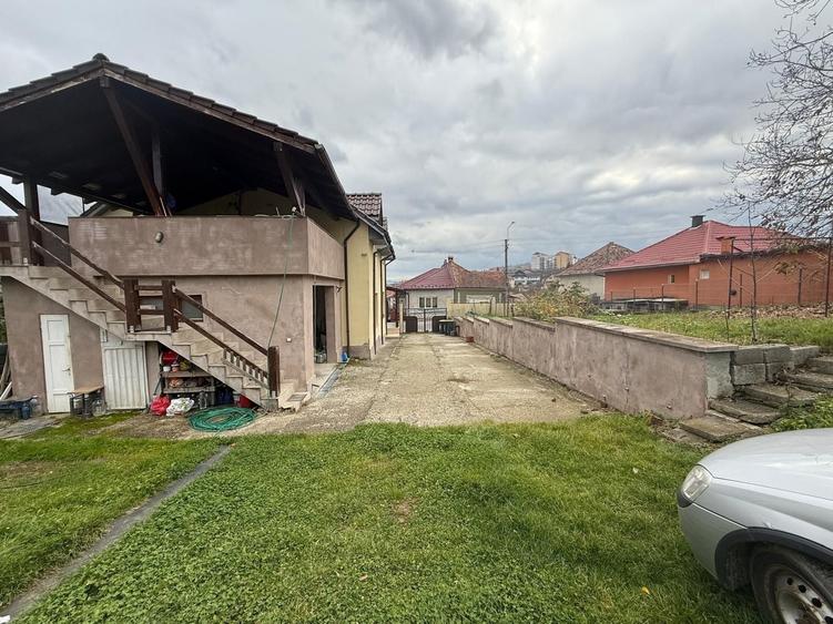 Casă cu 4 camere în Central
