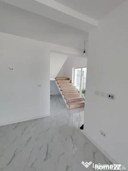 Casă cu 5 camere cu Teren 500 Mp în Central