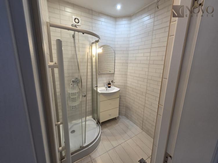 Apartament cu 2 camere semidecomandat, mobilat în P-ța Romană
