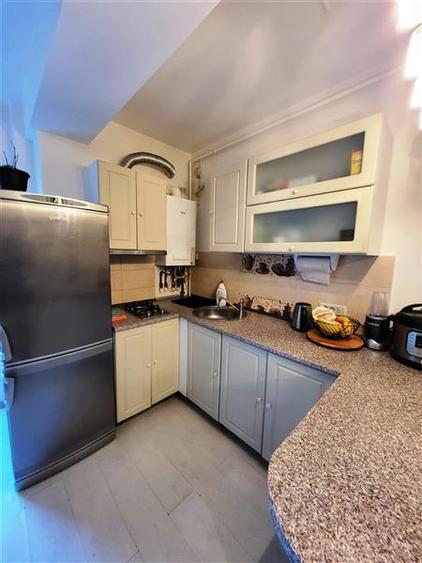 Apartament cu 2 camere decomandat, mobilat în Tractorul