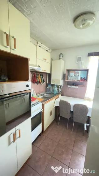 Apartament cu 3 camere semidecomandat în Ultracentral